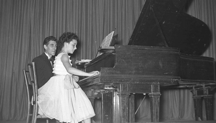 Leonora Milà Romeu: Una Pianista y Compositora