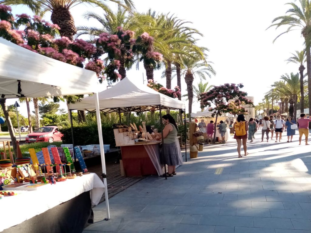 Mercado Artesanal De Pascua 