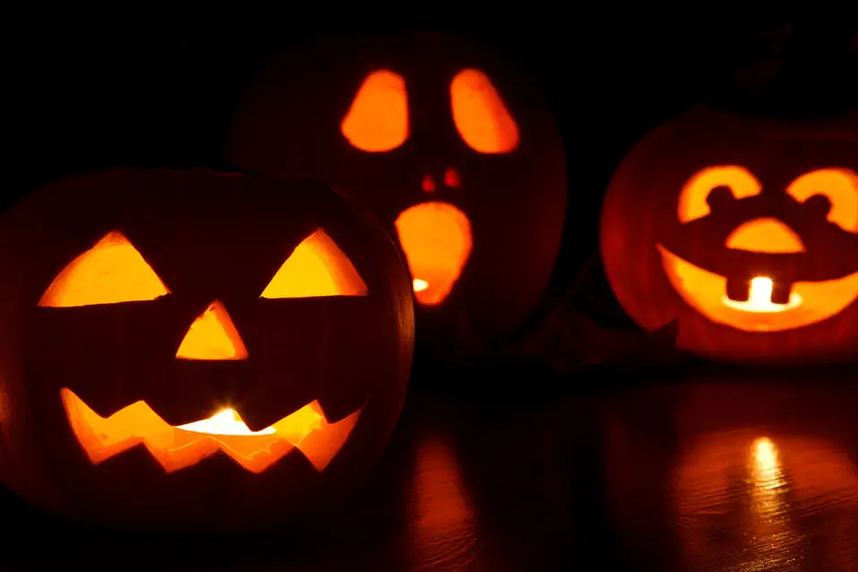 Carbasses buidades i il·luminades de Halloween