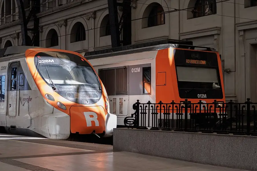 Trenes de Rodalies Renfe en la Estació de França de Barcelona